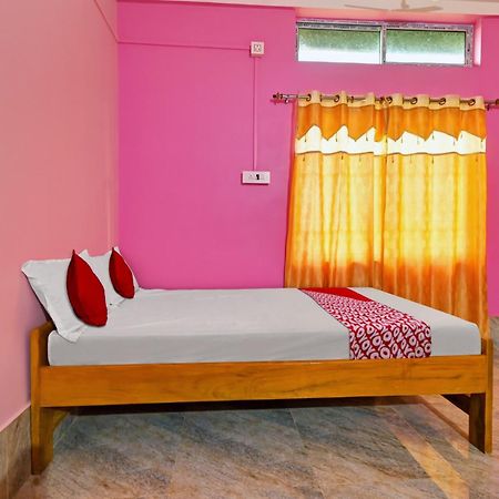 Oyo Flagship The Brahmaputra Homestay Guwahati Exteriör bild