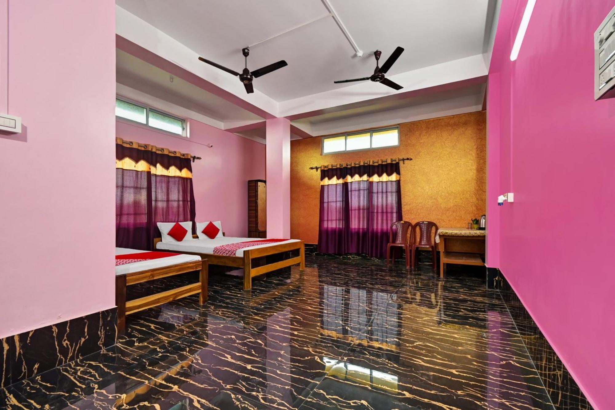 Oyo Flagship The Brahmaputra Homestay Guwahati Exteriör bild