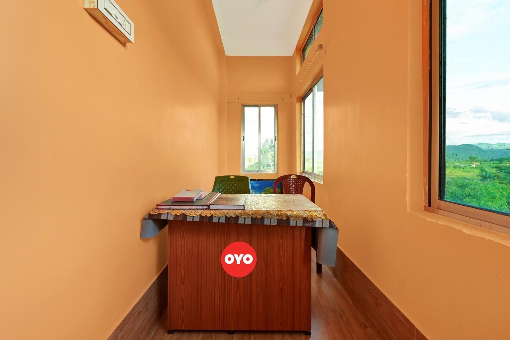 Oyo Flagship The Brahmaputra Homestay Guwahati Exteriör bild