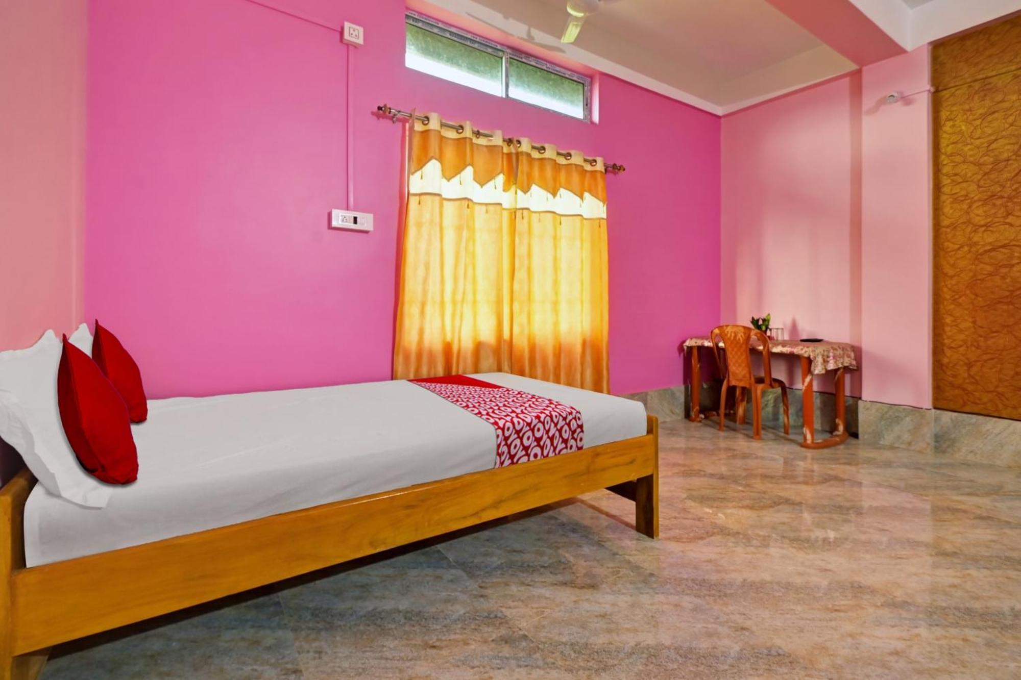 Oyo Flagship The Brahmaputra Homestay Guwahati Exteriör bild