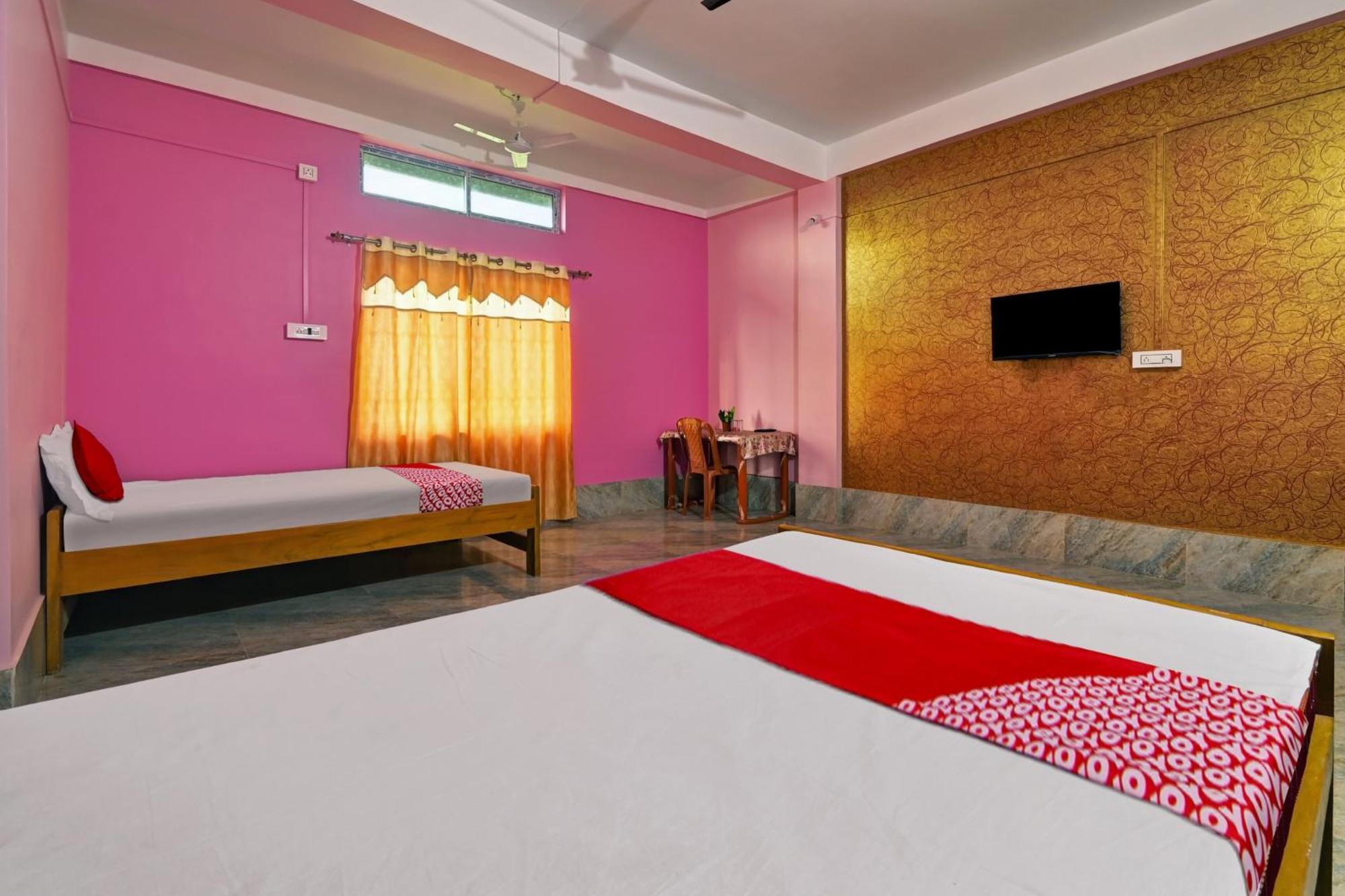 Oyo Flagship The Brahmaputra Homestay Guwahati Exteriör bild