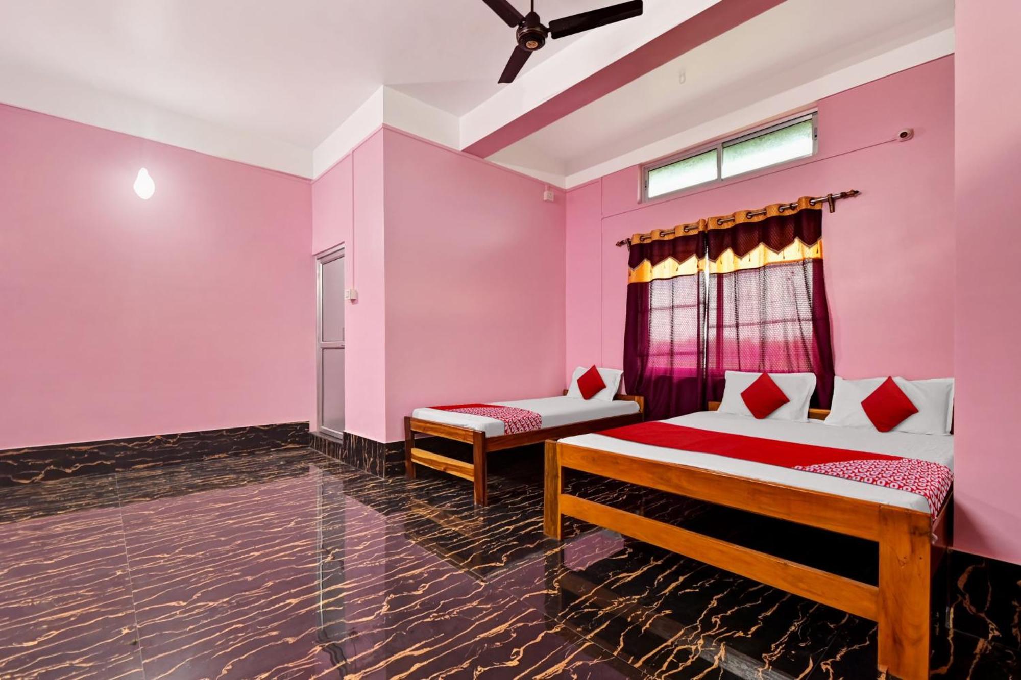 Oyo Flagship The Brahmaputra Homestay Guwahati Exteriör bild