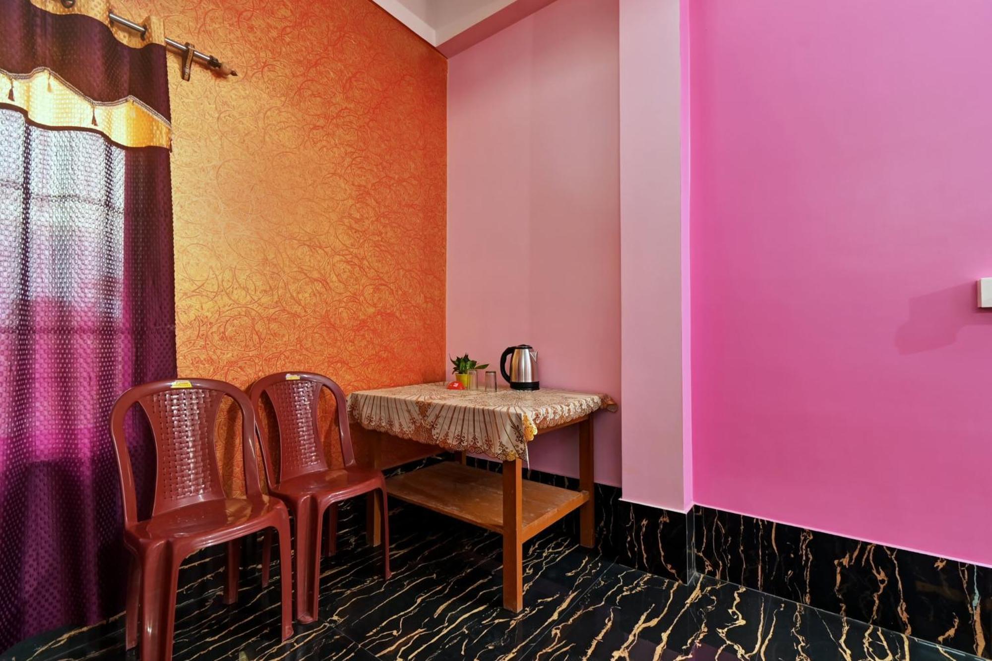 Oyo Flagship The Brahmaputra Homestay Guwahati Exteriör bild